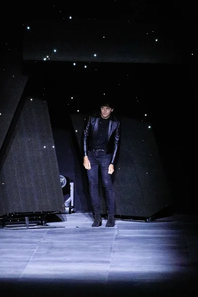 Look 64